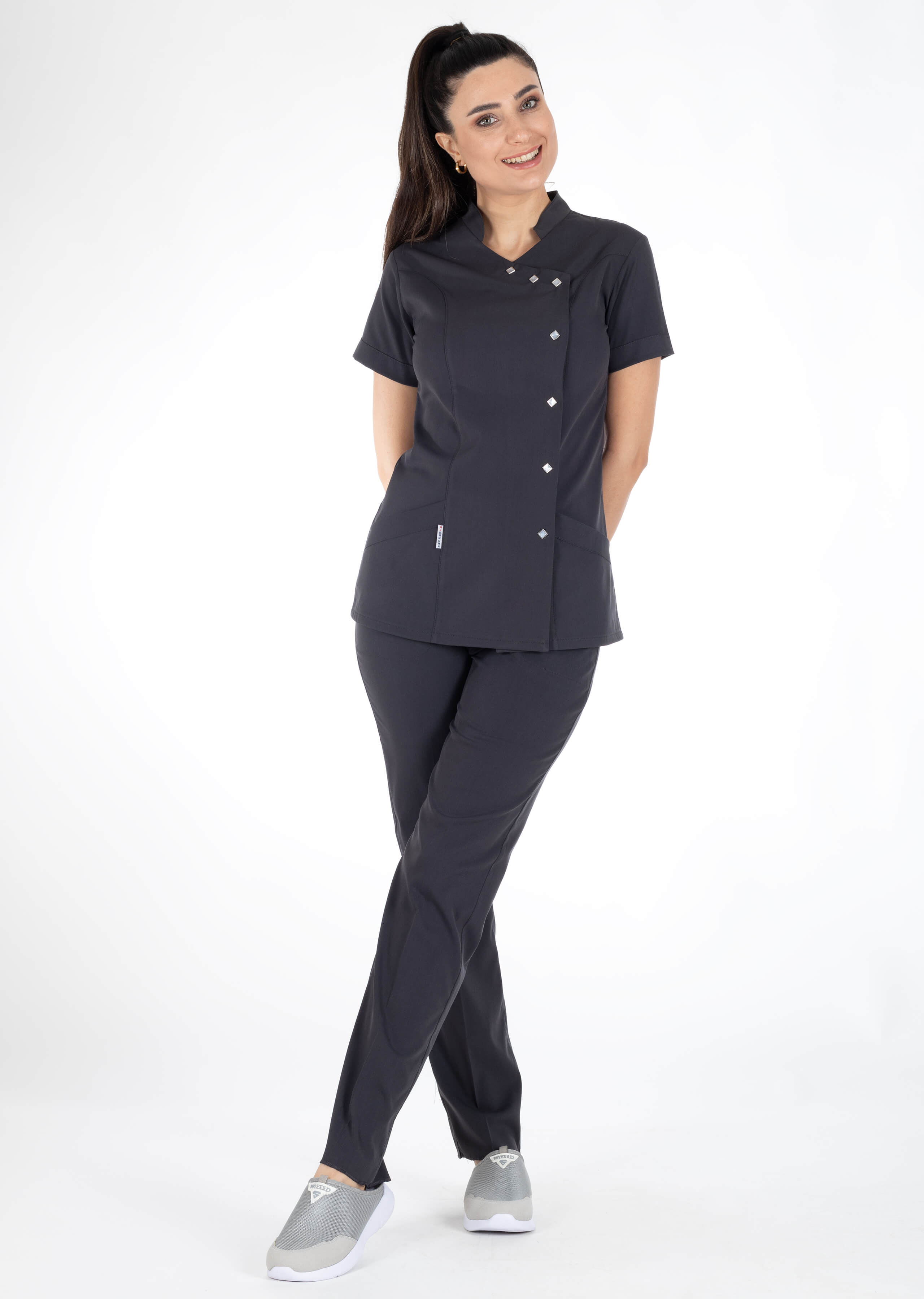 Luxe Flex Antrasit Likralı Hemşire ve Doktor Forması Takımı Luxe Flex Antrasit Likralı Hemşire ve Doktor Forması Takımı