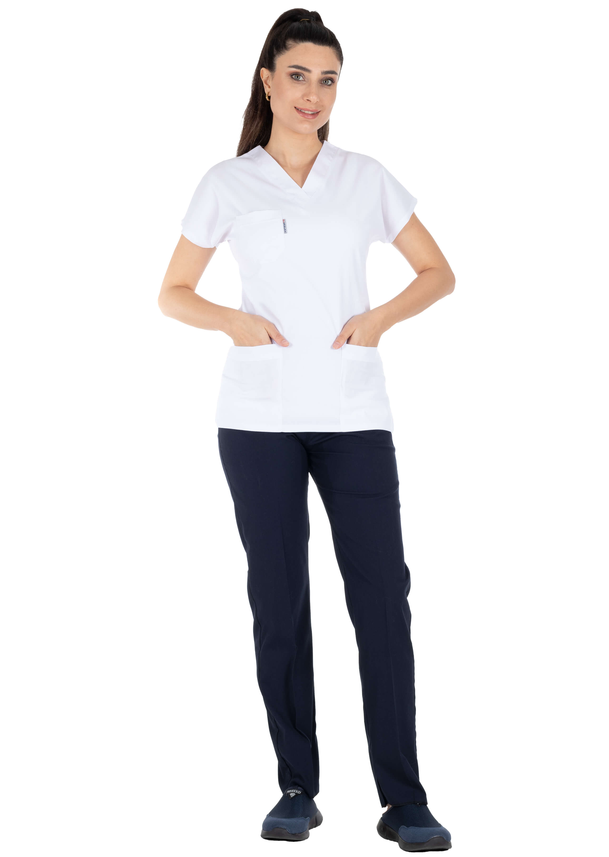 Beyaz/Lacivert Likralı İnce Scrubs Flex Doktor Hemşire Forması Takımı Beyaz/Lacivert Likralı İnce Scrubs Flex Doktor Hemşire Forması Takımı