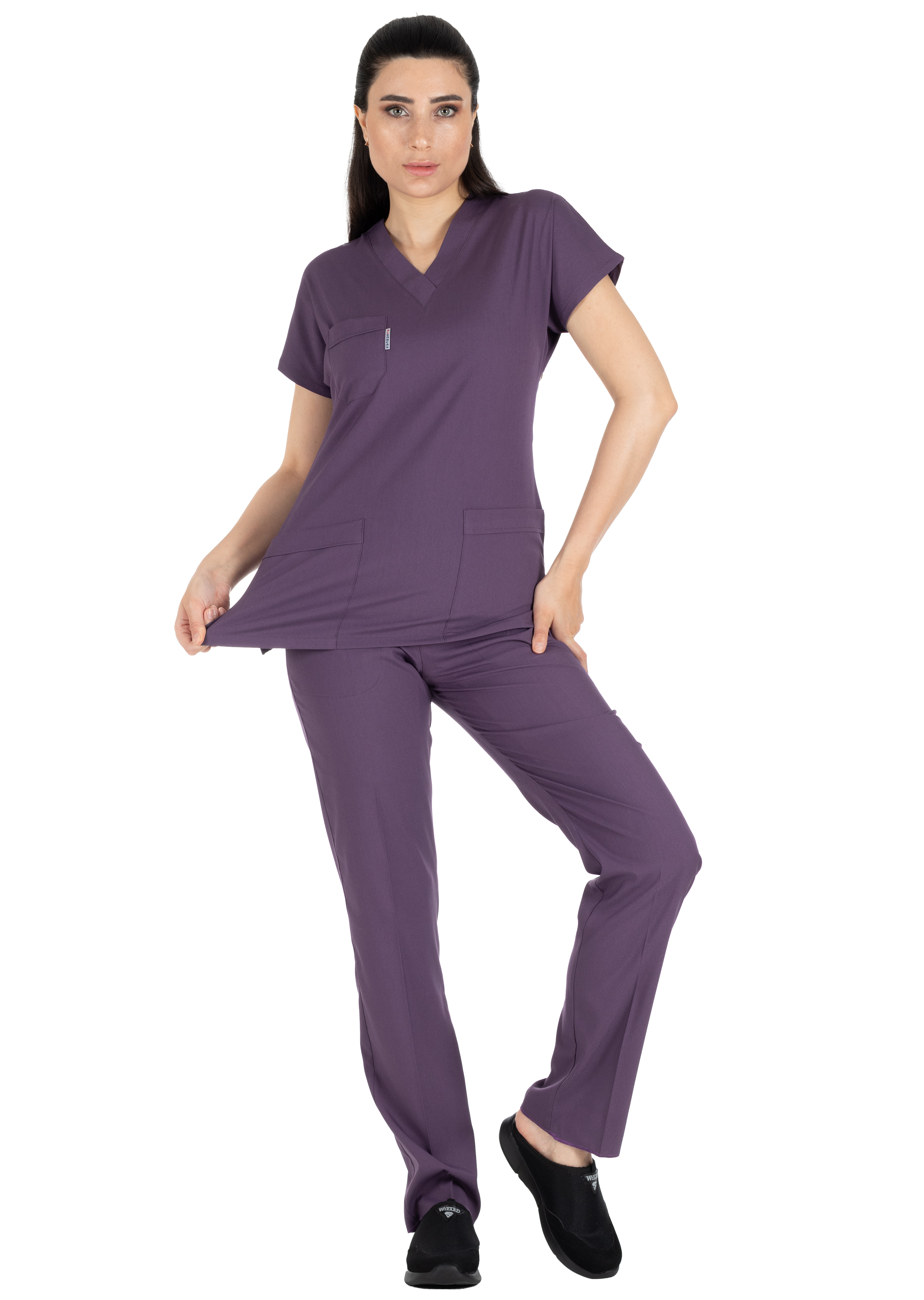 Mürdüm Likralı İnce Scrubs Flex Doktor Hemşire Forması Takımı Mürdüm Likralı İnce Scrubs Flex Doktor Hemşire Forması Takımı