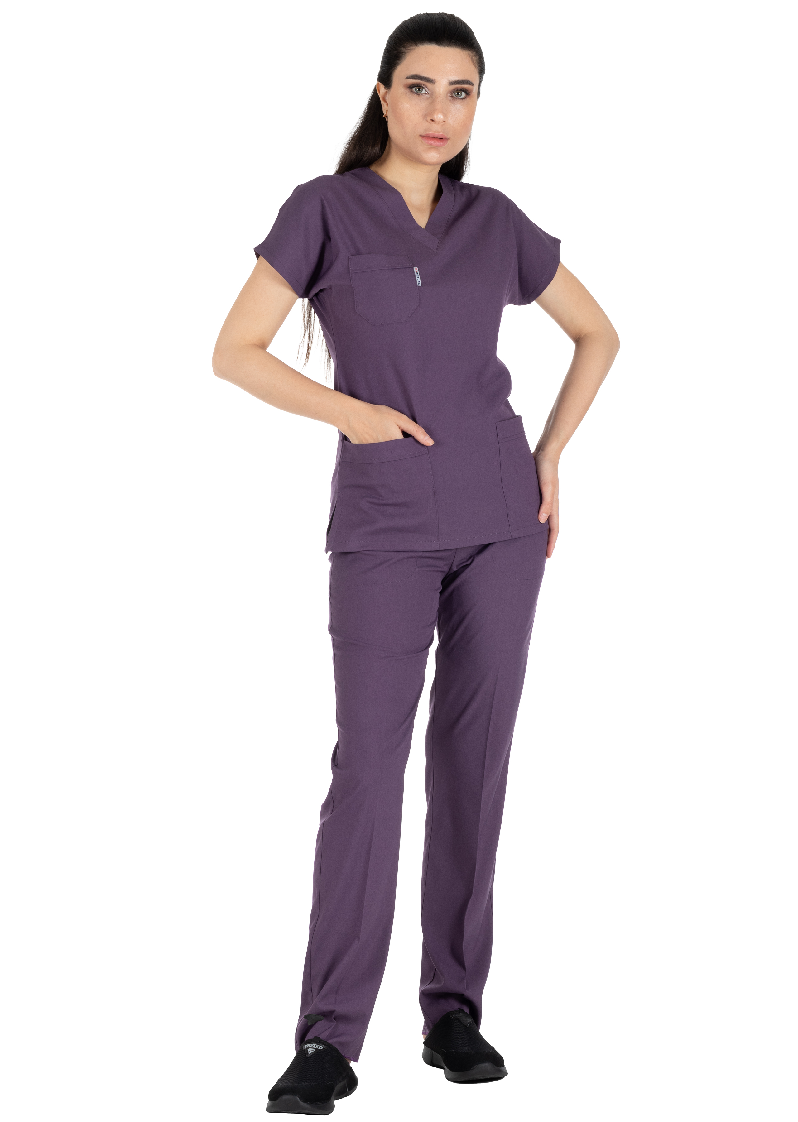 Mürdüm Likralı İnce Scrubs Flex Doktor Hemşire Forması Takımı Mürdüm Likralı İnce Scrubs Flex Doktor Hemşire Forması Takımı