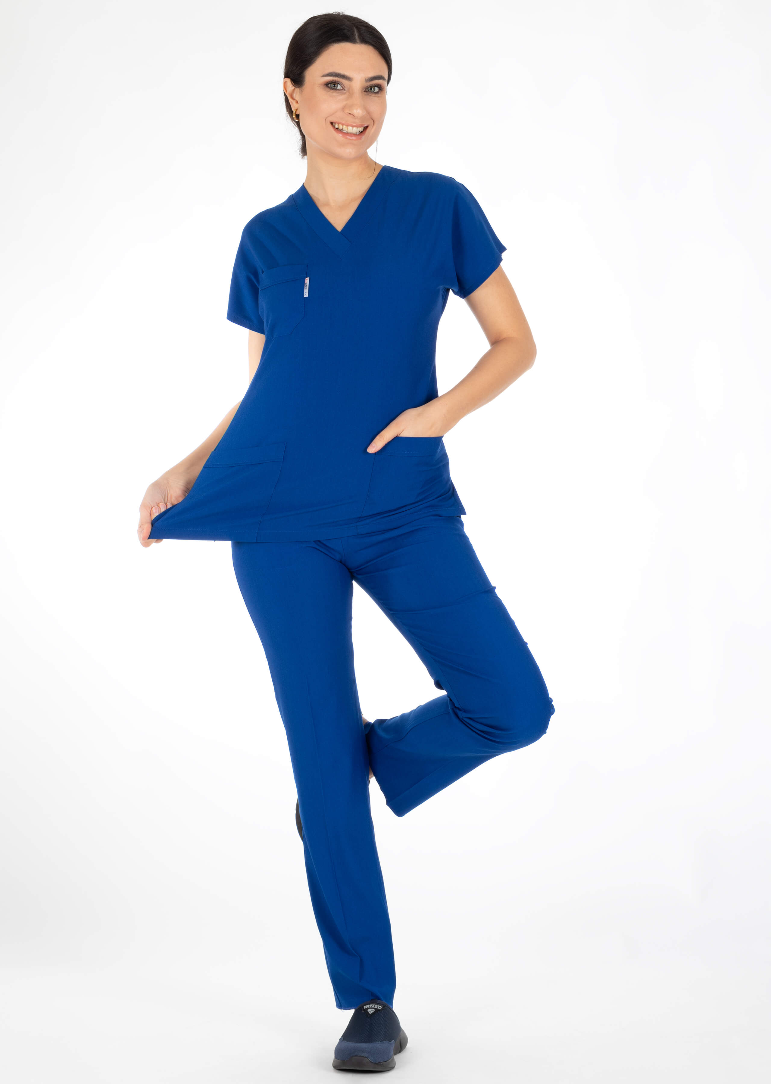 Saks Mavi Likralı Kalın Scrubs Doktor Hemşire Forması Takımı Saks Mavi Likralı Kalın Scrubs Doktor Hemşire Forması Takımı